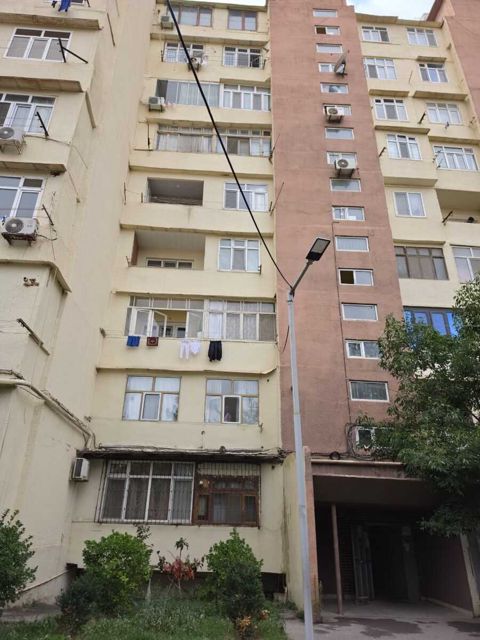 Satılır 3 otaqlı köhnə tikili 80 m² — Bakı