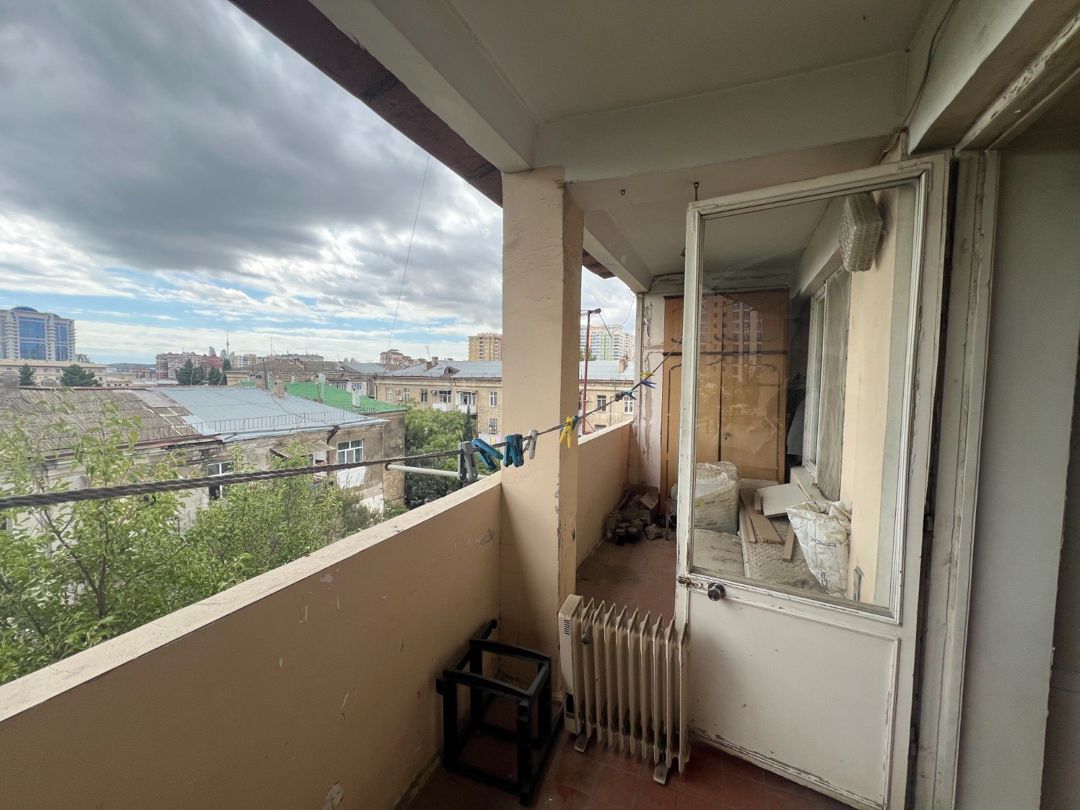 Satılır 4 otaqlı köhnə tikili 115 m² — Mənzil, Bakı (6)