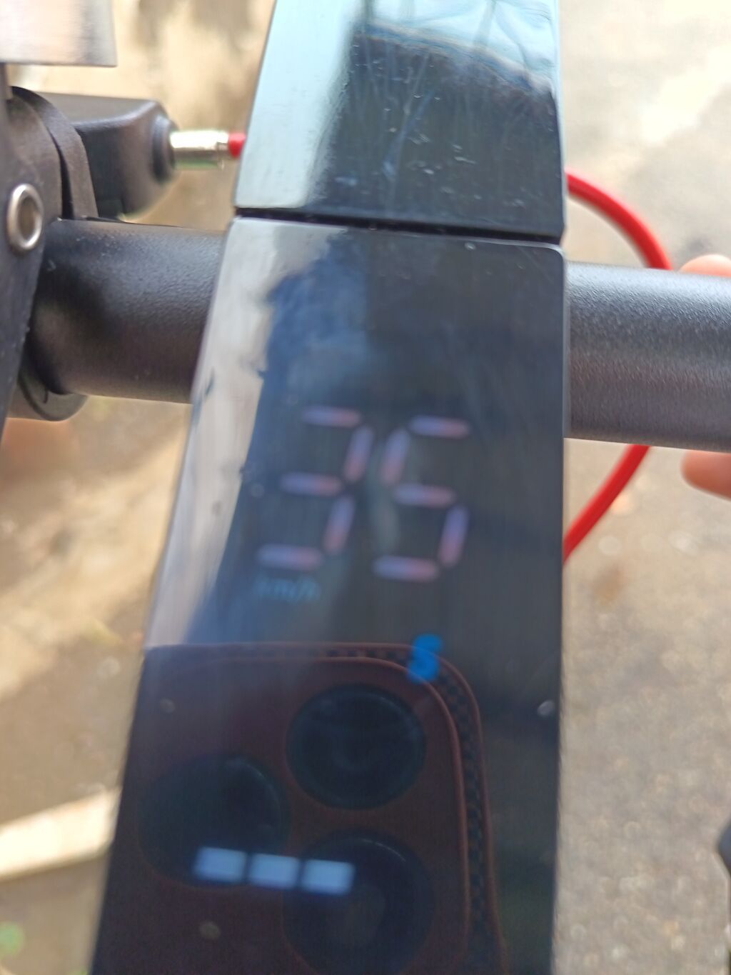 İşlənmiş Elektrik samokat 9", 250 Vt, 26 - 35 km/s, Ünvandan götürmə — Skuterlər, Digah (4)