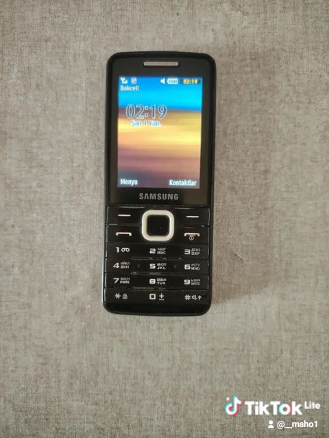 Samsung S5610, 2 GB Memory Capacity, rəng - Qara, Düyməli — Bakı