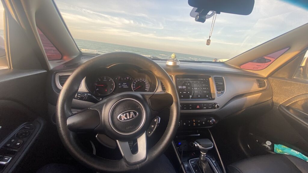 Kia Carens, ağ rəng, 5 qapılı kompakt MPV. Xarici: - LED gündüz 99-QN-096 — Avtomobillər, Bakı (4)