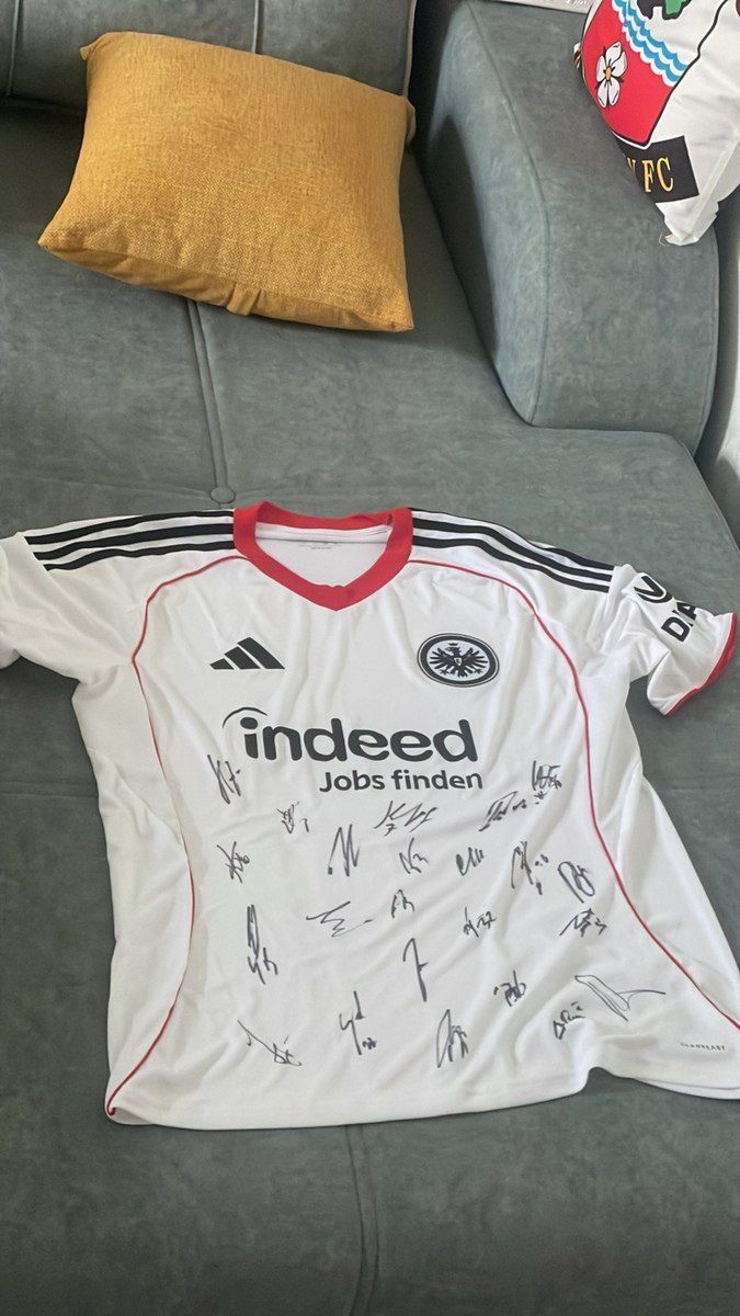 Eintracht Frankfurt imzalı forma — İdman, hobi, istirahət, Bakı (2)