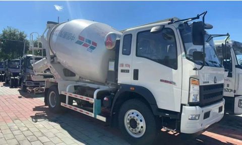 Beton qarışdırıcı mikser "Howo 5 m³ 2025 il — 88 300 ₼ · Bakı · İnşaat texnikası Beton qarışdırıcı mikser "Howo 5 m³ 2025 il — Bakı