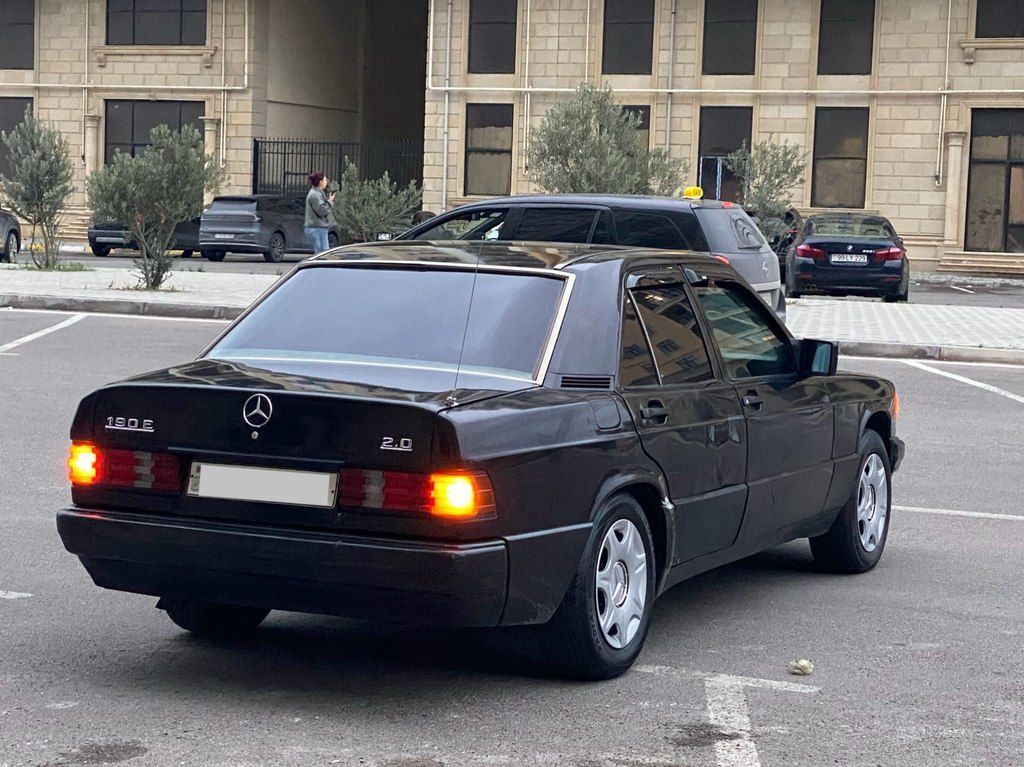Mercedes 190, 2.0 L, 1993 il, 258 741 km — Avtomobillər, Sumqayıt (7)