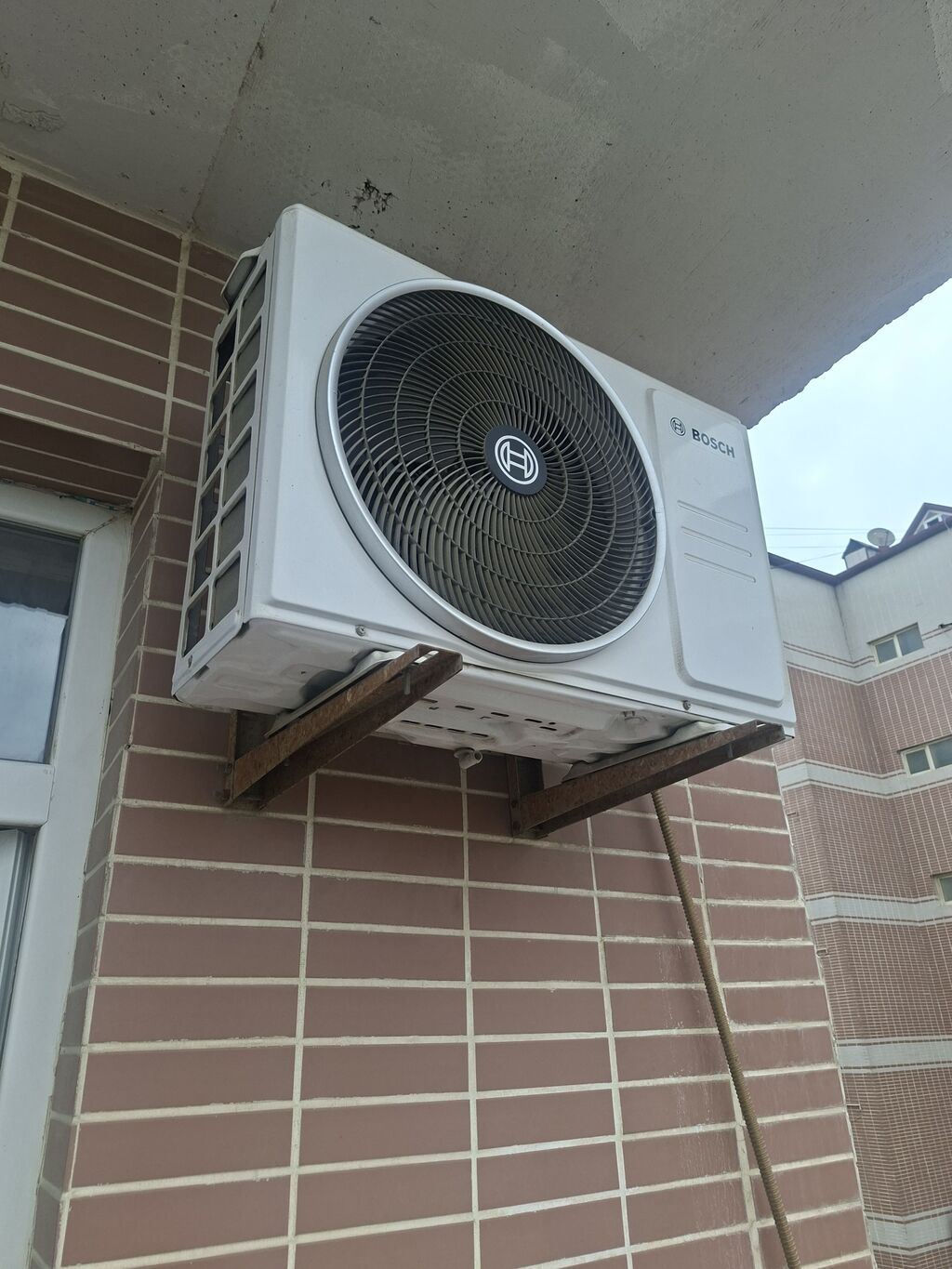 Bosch divar tipli split kondisioner sistemi - Brend: Bosch - Tip — Kondisioner və split-sistemlər, Mehdiabad (2)