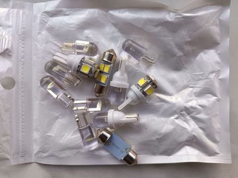 Ag led ışıqlar 12 dene var 4 dene patpırese su vuran bıde qapıya xırda — 16 ₼ · Zaqatala · Avto Ag led ışıqlar 12 dene var 4 dene patpırese su vuran bıde qapıya xırda — Zaqatala