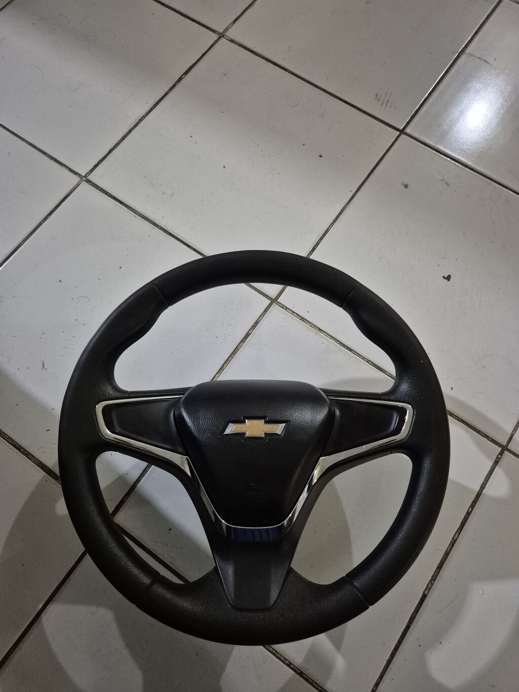Chevrolet sükan çarxı - Orijinal Chevrolet sükan çarxı, mərkəzdə — Təkər idarəetməsi, Xudat (3)