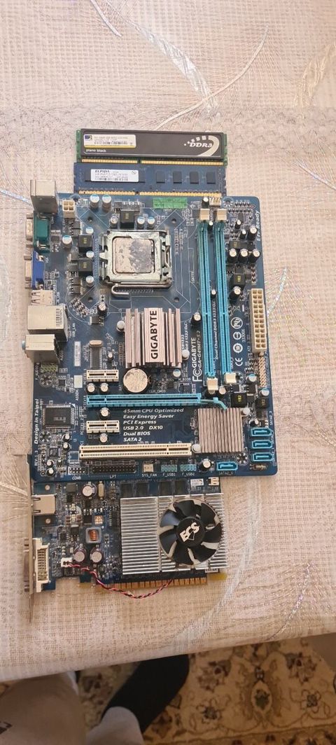 Ana plata Gigabyte GA-G41MT-S2 Pentium E5700 4GB RAM G — Bakı