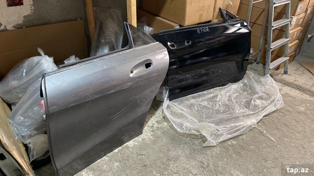"Mercedes W117" arxa qapısı — Ehtiyat hissələri və aksesuarlar, Bakı (5)