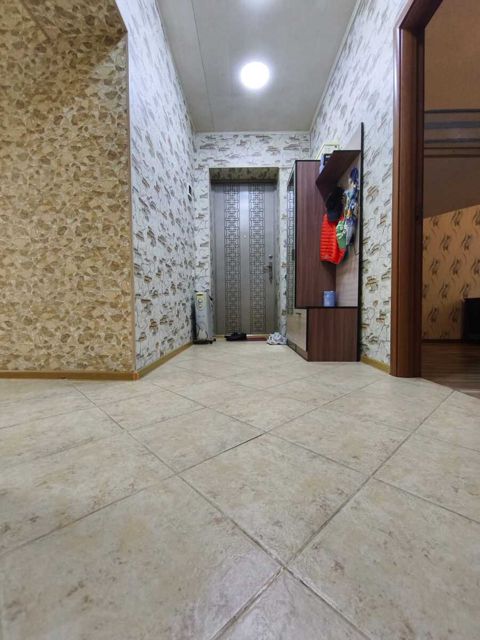 Satılır 3 otaqlı köhnə tikili 80 m² — Квартира