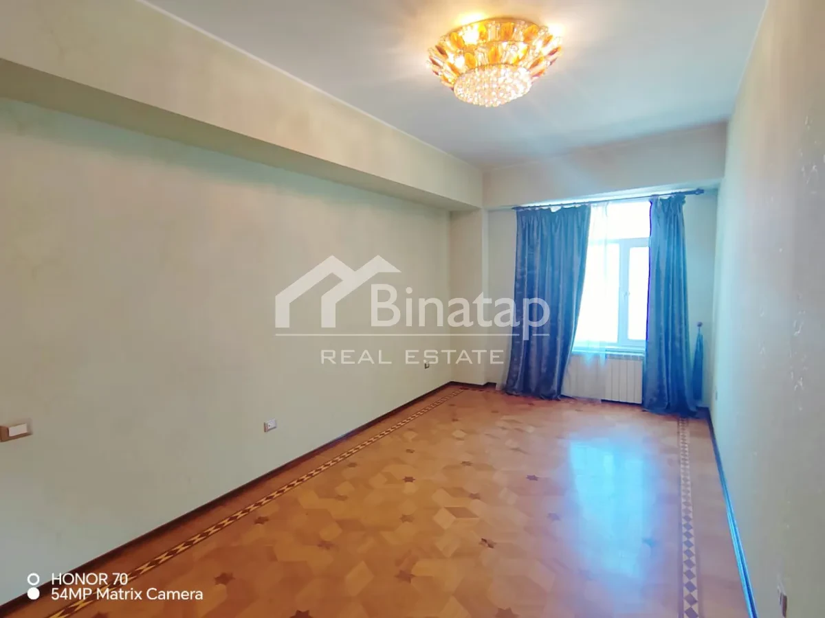Satılır 5 otaqlı köhnə tikili 187 m², Nizami metrosu, Yasamal rayonu — Mənzil, Bakı (4)