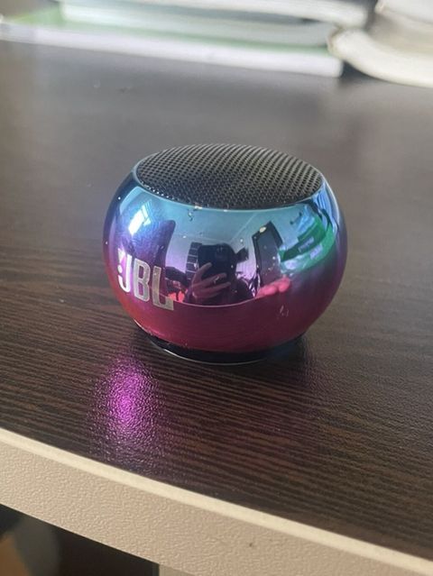 JBL mini portativ Bluetooth akustik sistemi - Kompakt, yumru dizayn — Qobu