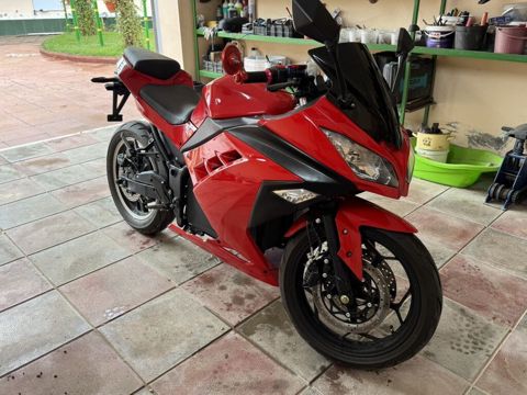 Idman üslublu yol motosikleti - Korpus: tam qapaqlı sport dizayn — Bakı