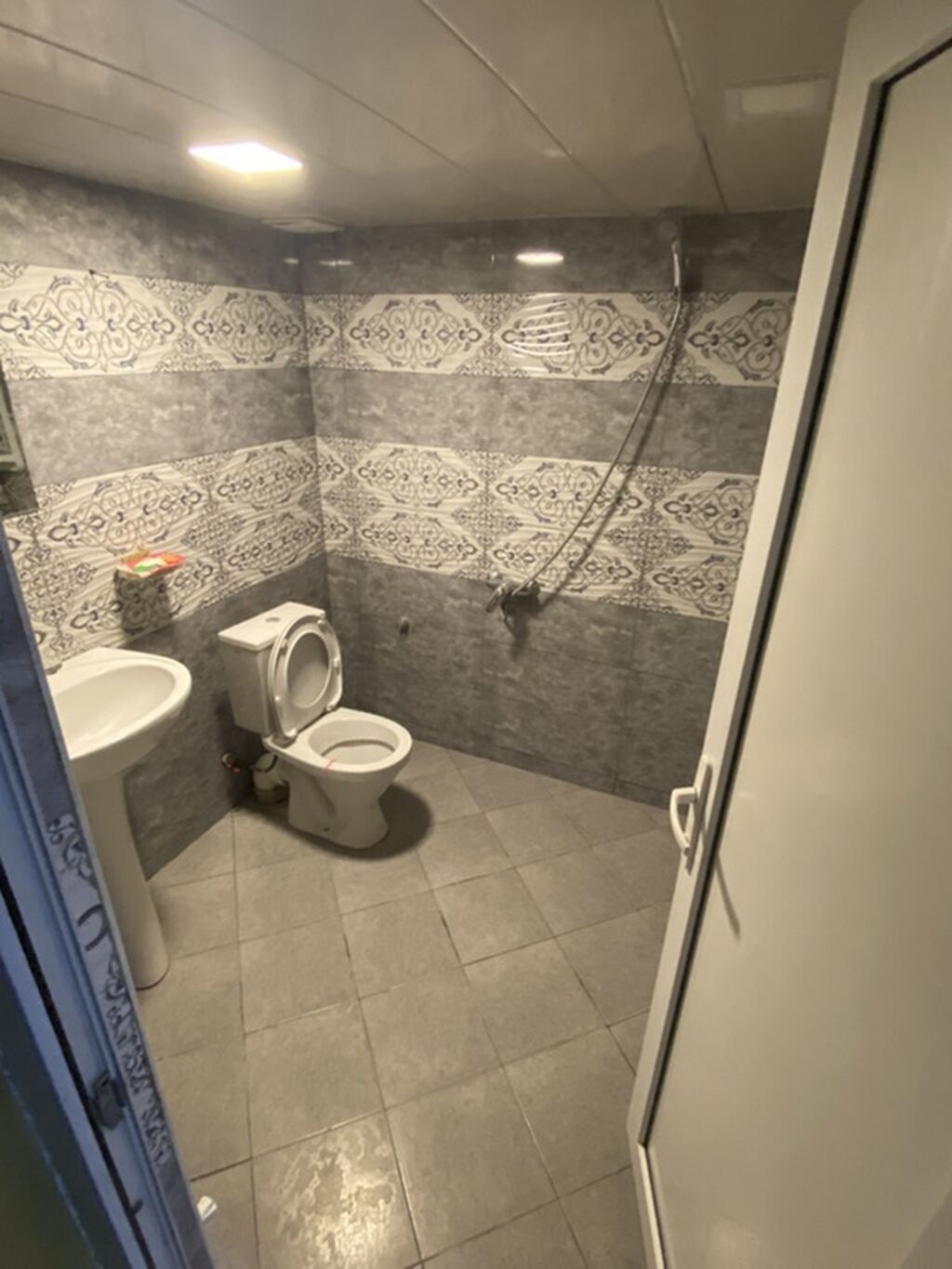 Kirayə verilir 1 otaq 1 hamam,tualet Kombi,daimi su,qaz işıq,internet — Mənzil, Bakı (4)