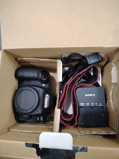 Fotoaparat "Canon 80D" — Bakı