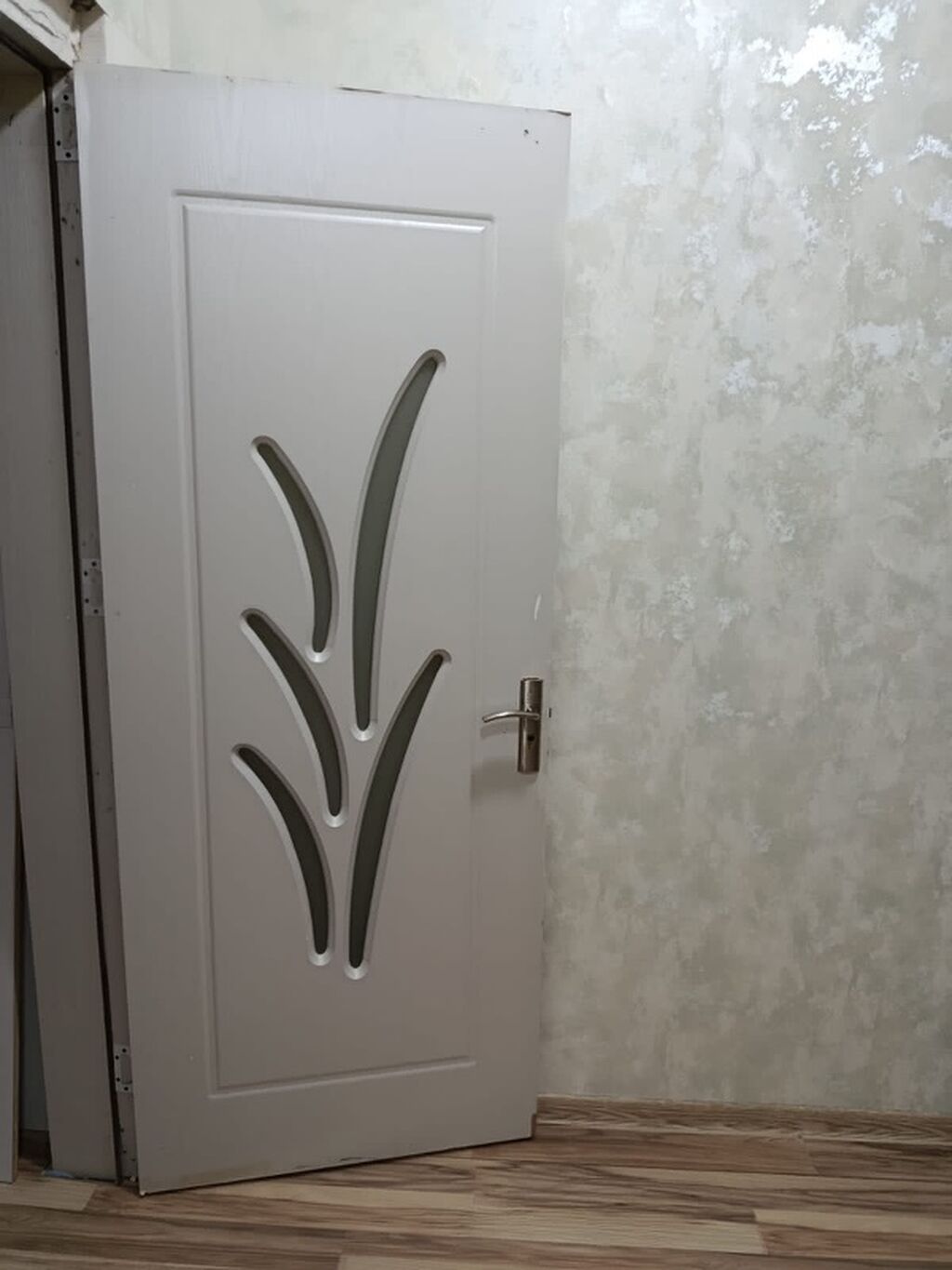 Salam otaq qaparı satılır 2 dənədir 1 irin 80 manat deyirəm 1 ildir — Pəncərələr, qapılar, balkonlar, Mehdiabad