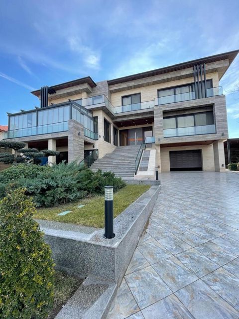 Satılır 6 otaqlı həyət evi/bağ evi 650 m² — Bakı