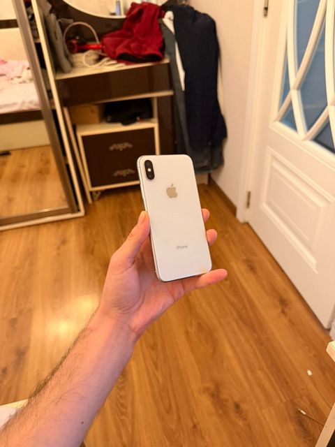 Apple iPhone X Silver 64GB/3GB — Bakı
