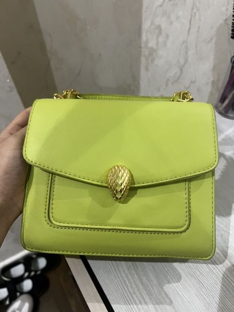 Bvlgari yaşıl çiyin çantası A klass Endirim olunmur A klassdır heç — 40 ₼ · Bakı · Çantalar, çamadanlar, cüzdanlar Bvlgari yaşıl çiyin çantası A klass Endirim olunmur A klassdır heç — Bakı