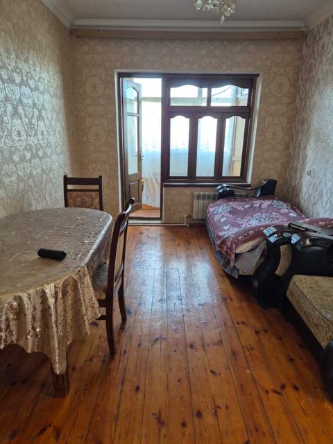 Satılır 3 otaqlı köhnə tikili 70 m² — Bakı