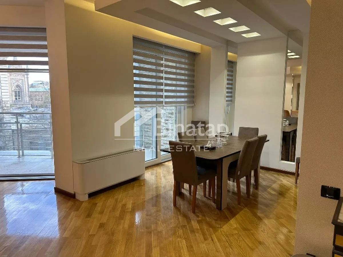 Satılır 4 otaqlı yeni tikili 232 m², İçərişəhər metrosu, Səbail rayonu — Bakı