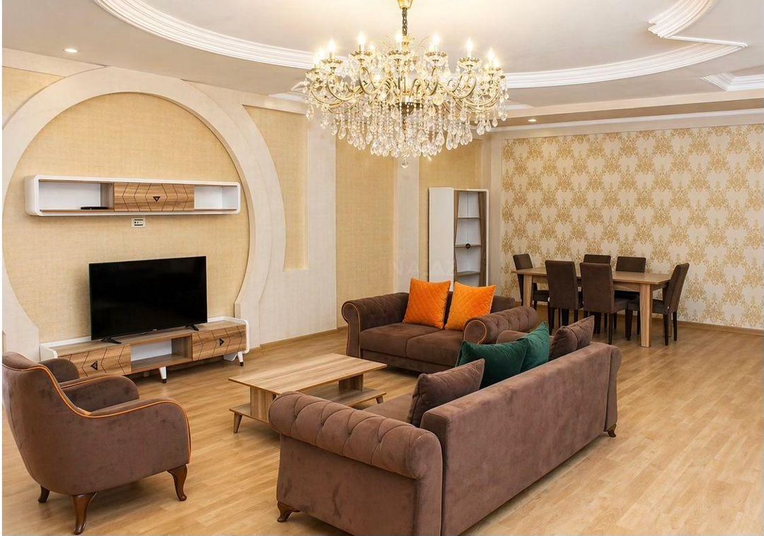 4 otaqlı mənzil, 210 m², Üzeyir Hacıbəyli küçəsi, 48 (Azinko (Uzeyir Hacibeyov)) — Mənzil, Bakı (4)