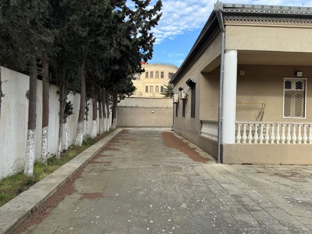 Satılır 4 otaqlı həyət evi/bağ evi 180 m² — Ev, villa, Bakı (2)