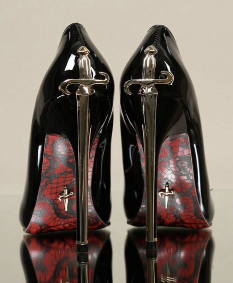 Məhsul: Zərif qadın stiletto ayaqqabıları - Rəng: Parlaq qara - Üst — Lənkəran