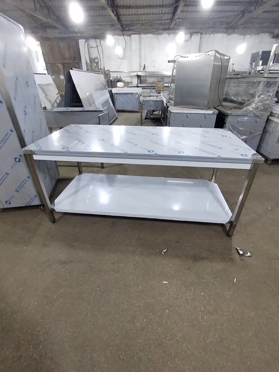 Çalışma masaları — Biznes və avadanlıq, Bakı