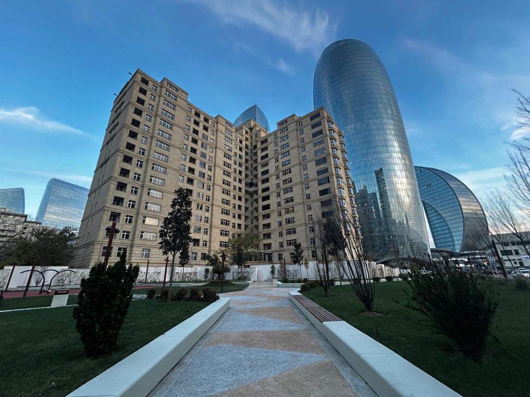 7 otaqlı mənzil, 306 m², просп., Нефтяников — Mənzil, Bakı (2)