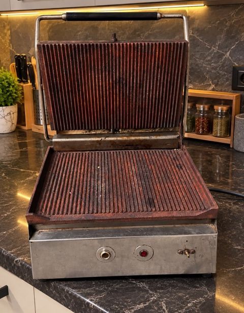 Toster — Bakı