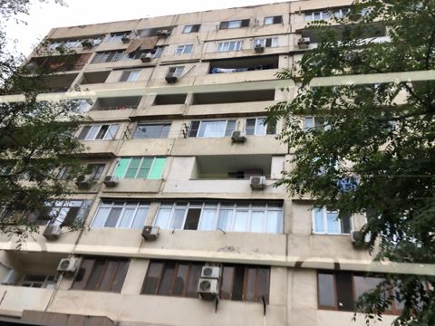 Satılır 4 otaqlı köhnə tikili 115 m² — Bakı