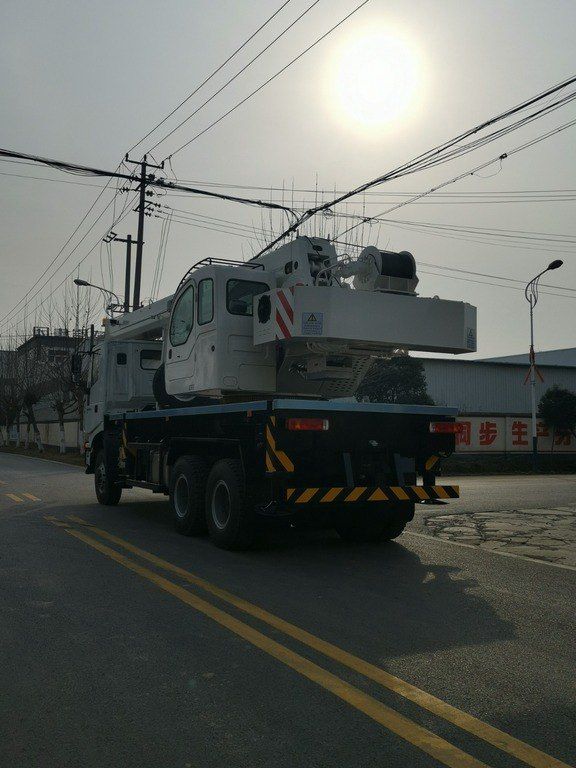 Avtokran "Hongyan" 6x6, 2025 il — İnşaat texnikası, Bakı (4)