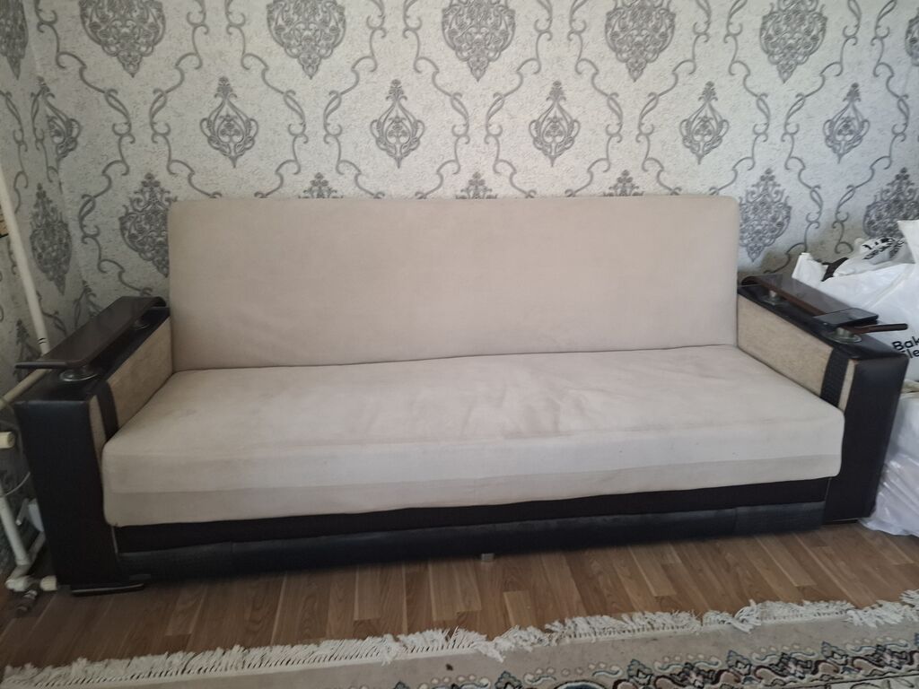 Bej rəng oturacaq və arxa hissəli 3 nəfərlik divan - Ümumi dizayn — Divanlər, Bakı (2)