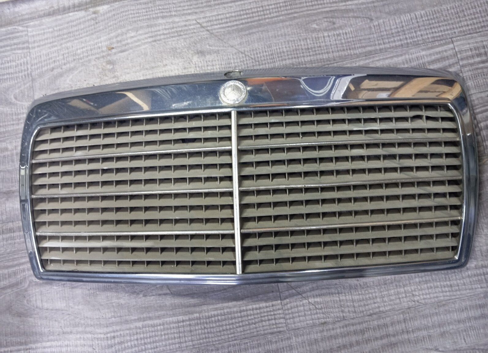 Radiator barmaqlığı Mercedes W124 — Bakı