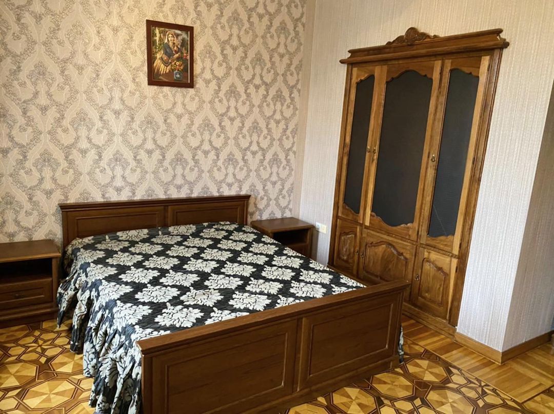 4 otaqlı mənzil, 150 m², Niyazi küçəsi, 5 — kirayə — Mənzil, Bakı (10)