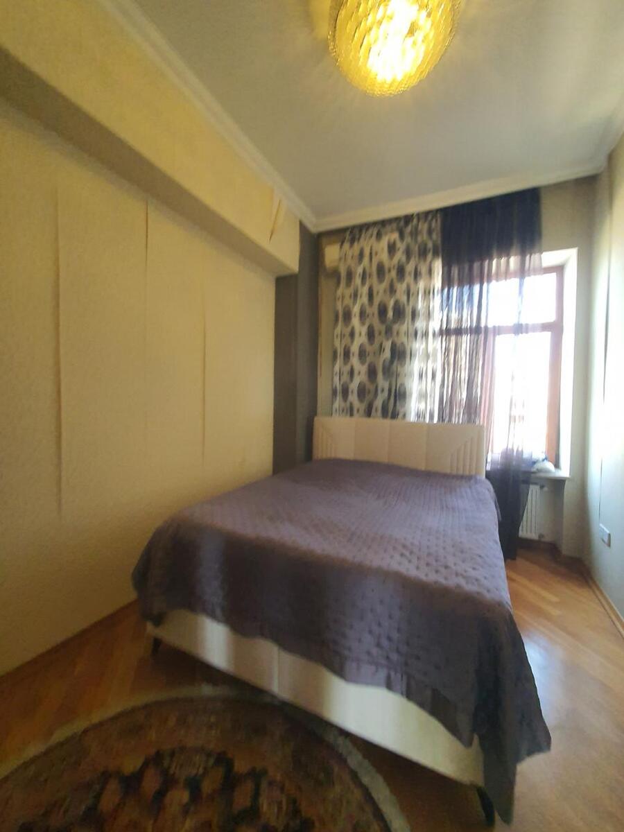 Satılır 3 otaqlı köhnə tikili 110 m² — Mənzil, Bakı (8)