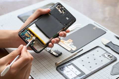 Telefon ustası — Bakı