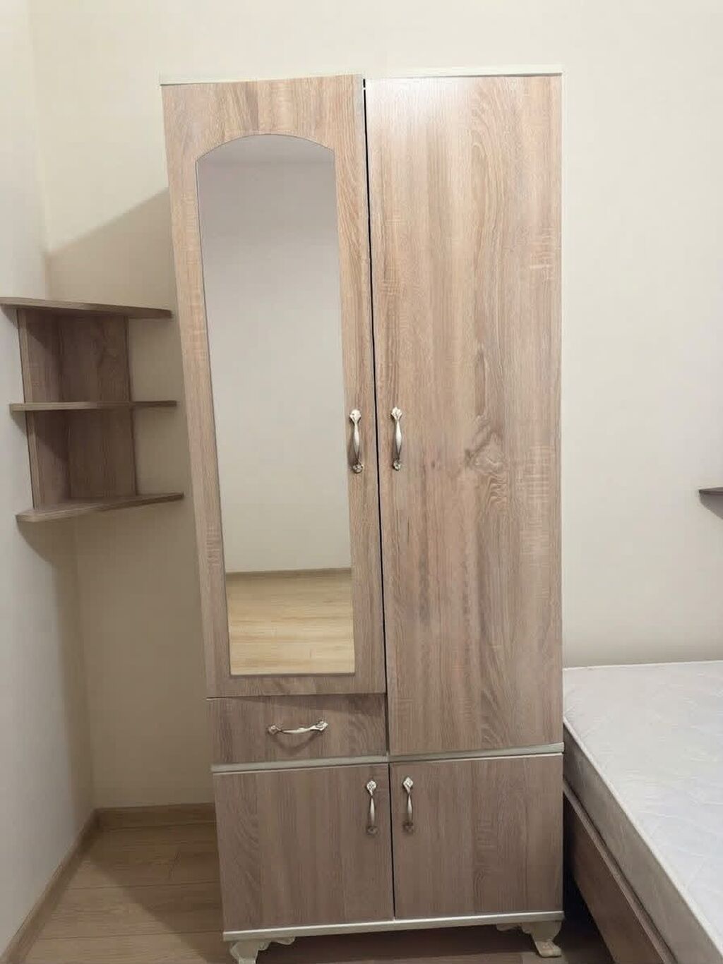 Dolab satilir Qiymet: 100m Unvan: Nefçiler Gulay 2109 — Şkaflar, Bakı
