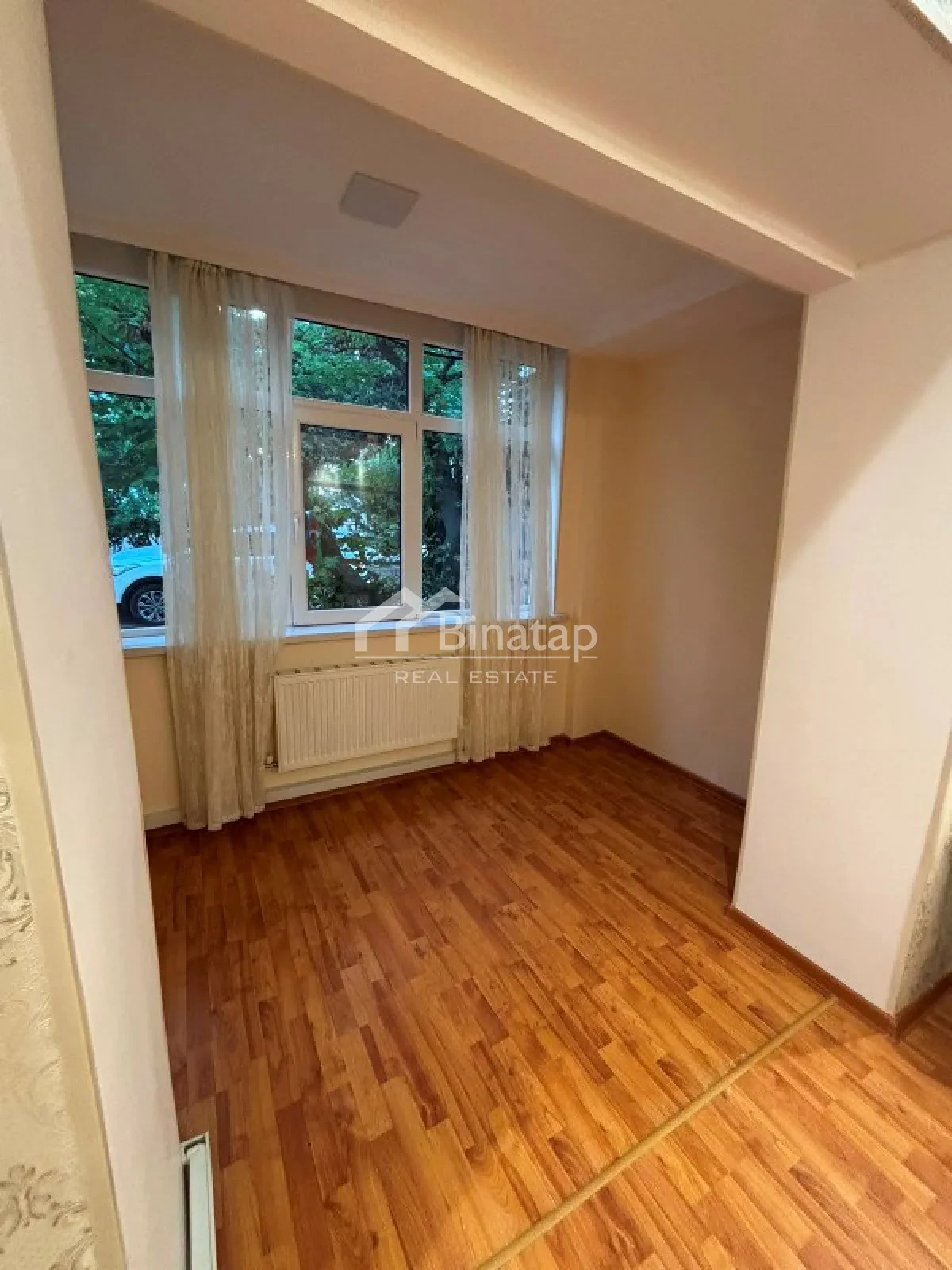 Satılır 2 otaqlı köhnə tikili 60 m², İnşaatçılar metrosu, Yasamal rayonu — Mənzil, Bakı (5)