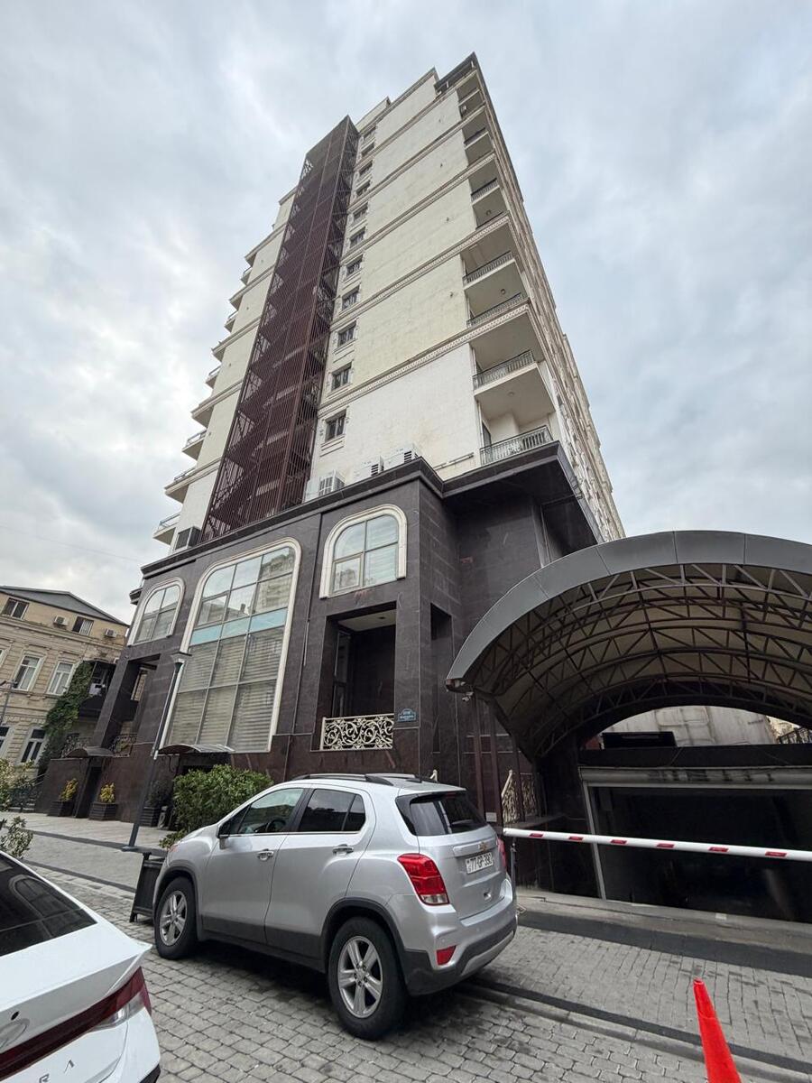 Satılır 4 otaqlı yeni tikili 246 m² — Mənzil, Bakı (10)