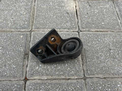 “İX35 2012” radiatorun üst konşteyni — Bakı