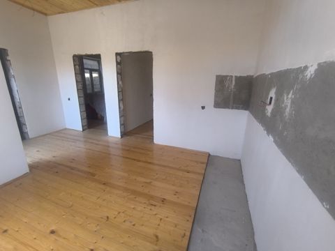Həyət evi, Hökməli qəs — Bakı