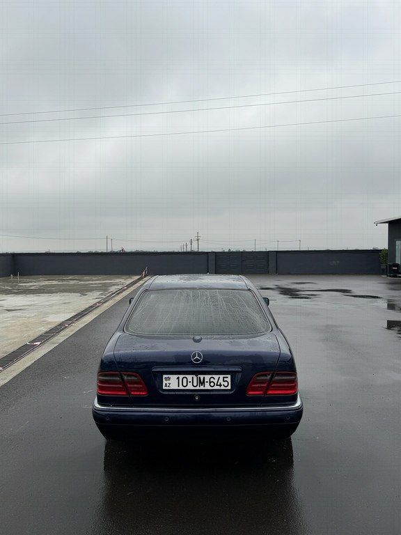 Mercedes E 230, 2.3 L, 1996 il, 420 000 km 10-UM-645 — Avtomobillər, Bakı (3)