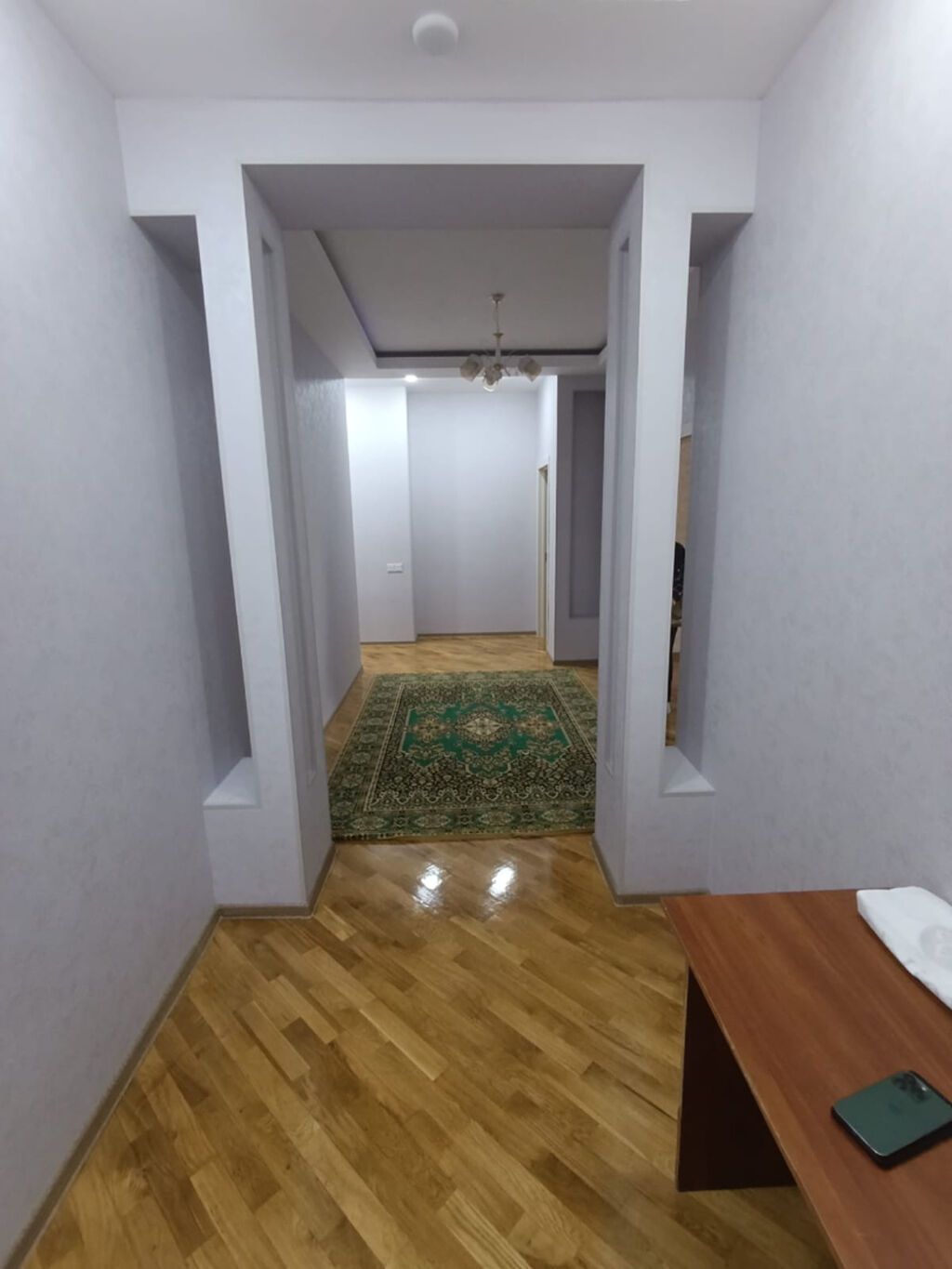 Caspian Plazaya yaxın ərazidə, köhnə 6-cı paralel küçəsində ev kirayə — Mənzil, Bakı (8)
