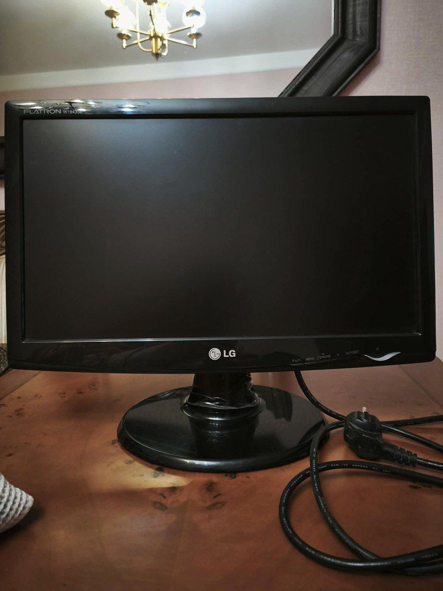 Monitor LG Flatron W1943SS-PF — Kompüterlər və noutbuklar, Bakı