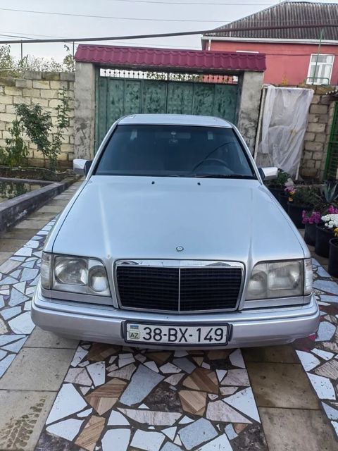 Mercedes E 230, 1992 il — Qusar