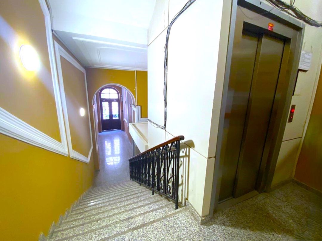 İcarəyə verilir 7 otaqlı köhnə tikili 238 m² — Mənzil, Bakı (6)