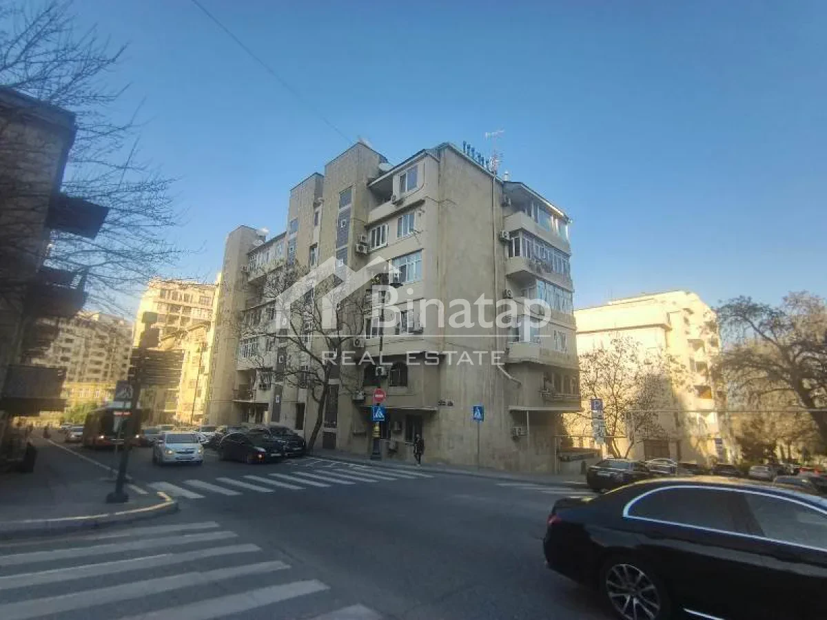 Satılır 2 otaqlı köhnə tikili 58 m², İçərişəhər metrosu, Səbail rayonu — 220 000 ₼ · Bakı · Mənzil Satılır 2 otaqlı köhnə tikili 58 m², İçərişəhər metrosu, Səbail rayonu — Bakı