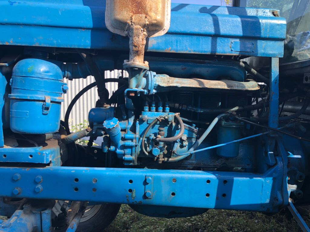 Traktor T-28 Bütün senedleri qaydasındadır, rul gidravlikdir. Most — Traktorlar, Biləsuvar (9)